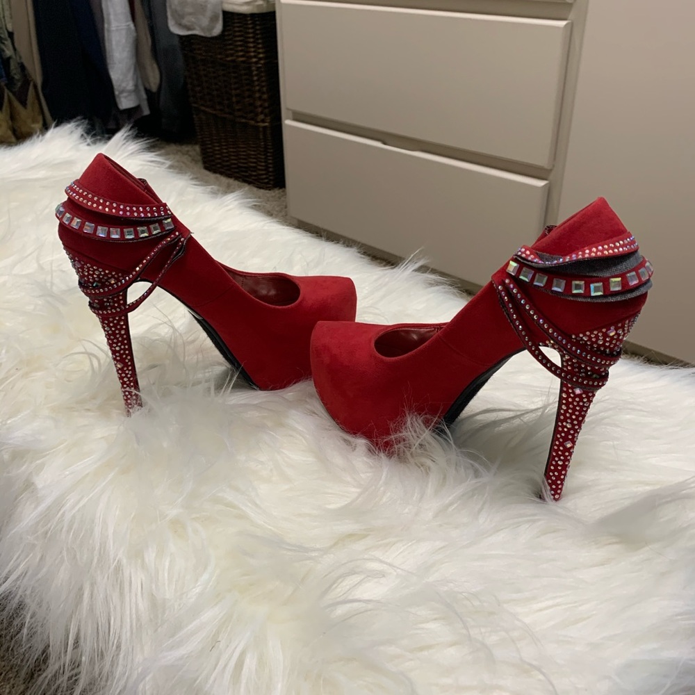 HOT Red Heels w Rhinestones - Picture 3 of 6